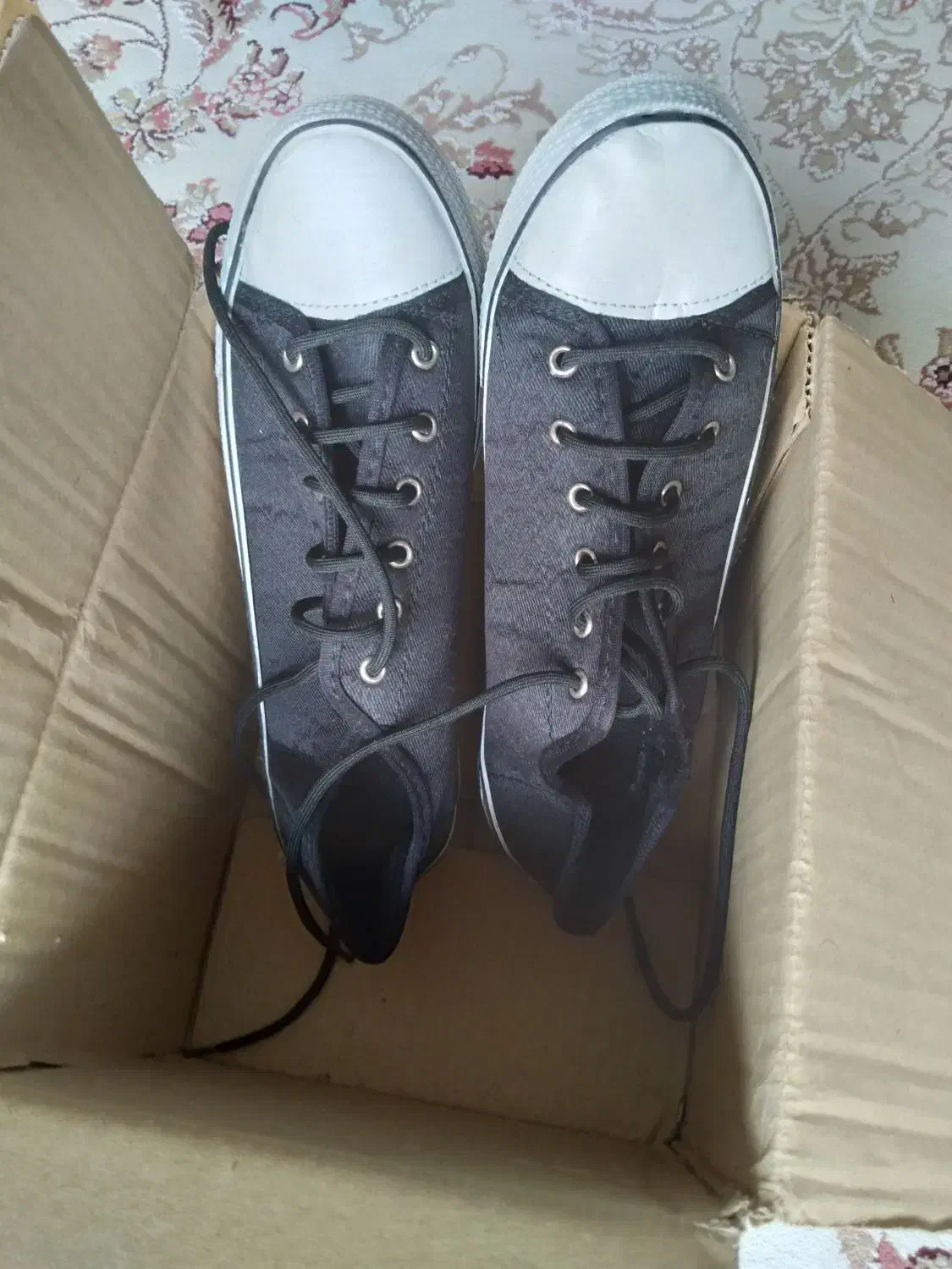 کفش کتونی نو ۲۰۰ تومان|کیف، کفش، کمربند|لاهیجان, حاجی آباد|دیوار