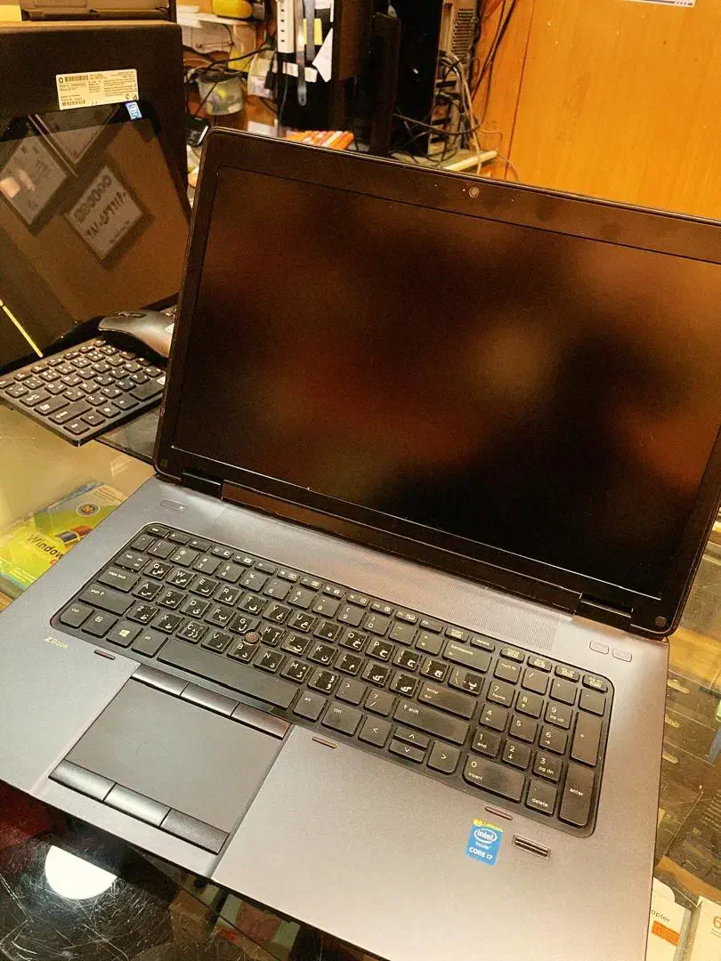 لپ تاپ hp|رایانه همراه|ری, شهادت|دیوار