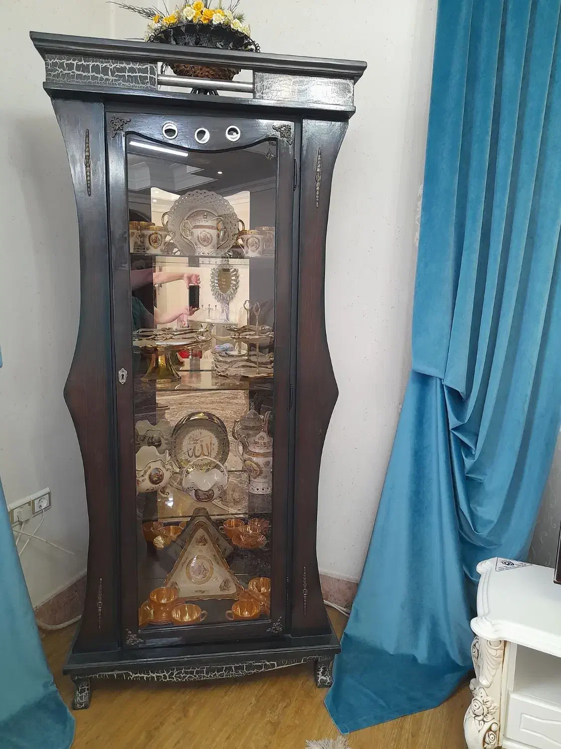 بوفه|بوفه، ویترین، کنسول|رشت, رشتیان|دیوار