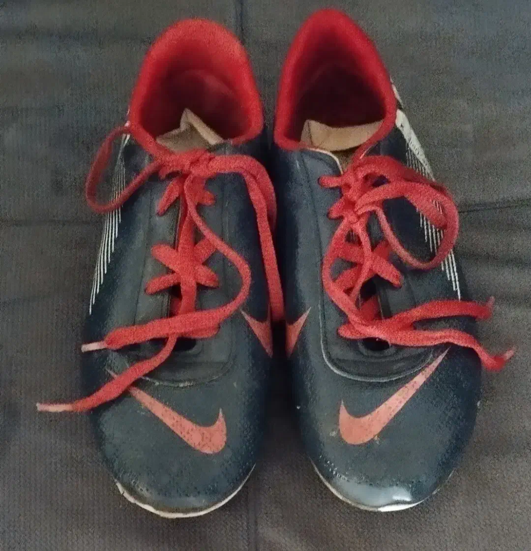 کفش فوتبال چمن سالم وکالج پسرانه و فوتبال دستی نو|تجهیزات ورزشی|نیشابور, شهید جعفری|دیوار