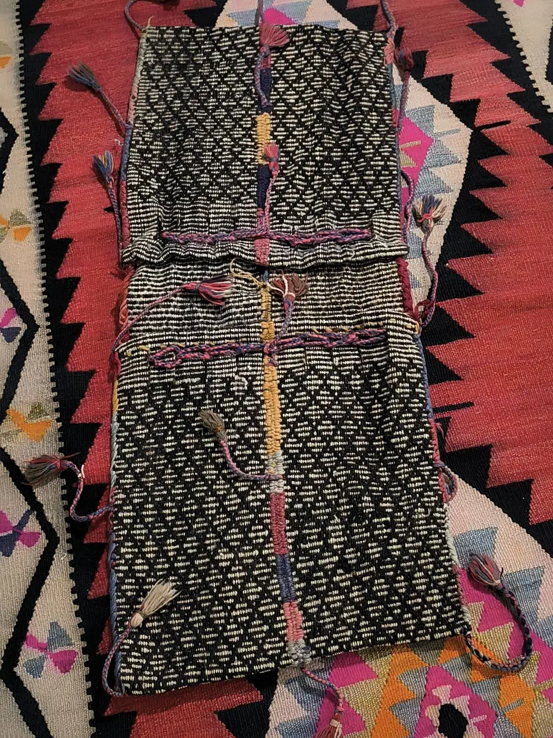 گلیم گبه|گلیم، جاجیم، گبه|قدس, شهرقدس|دیوار