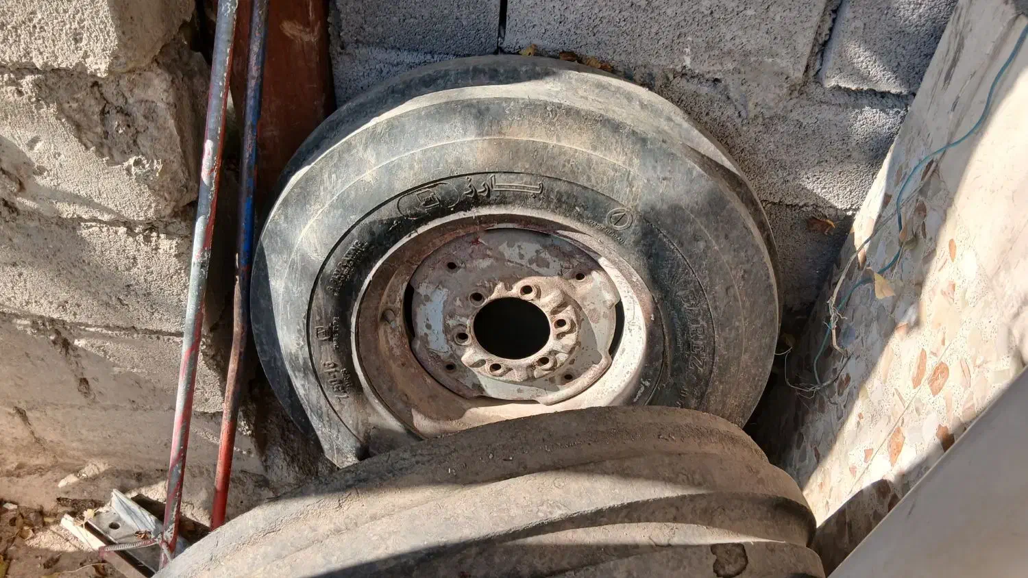 لاستیک جلو تراکتور ۲۸۵|قطعات یدکی و لوازم جانبی|بیستون, |دیوار