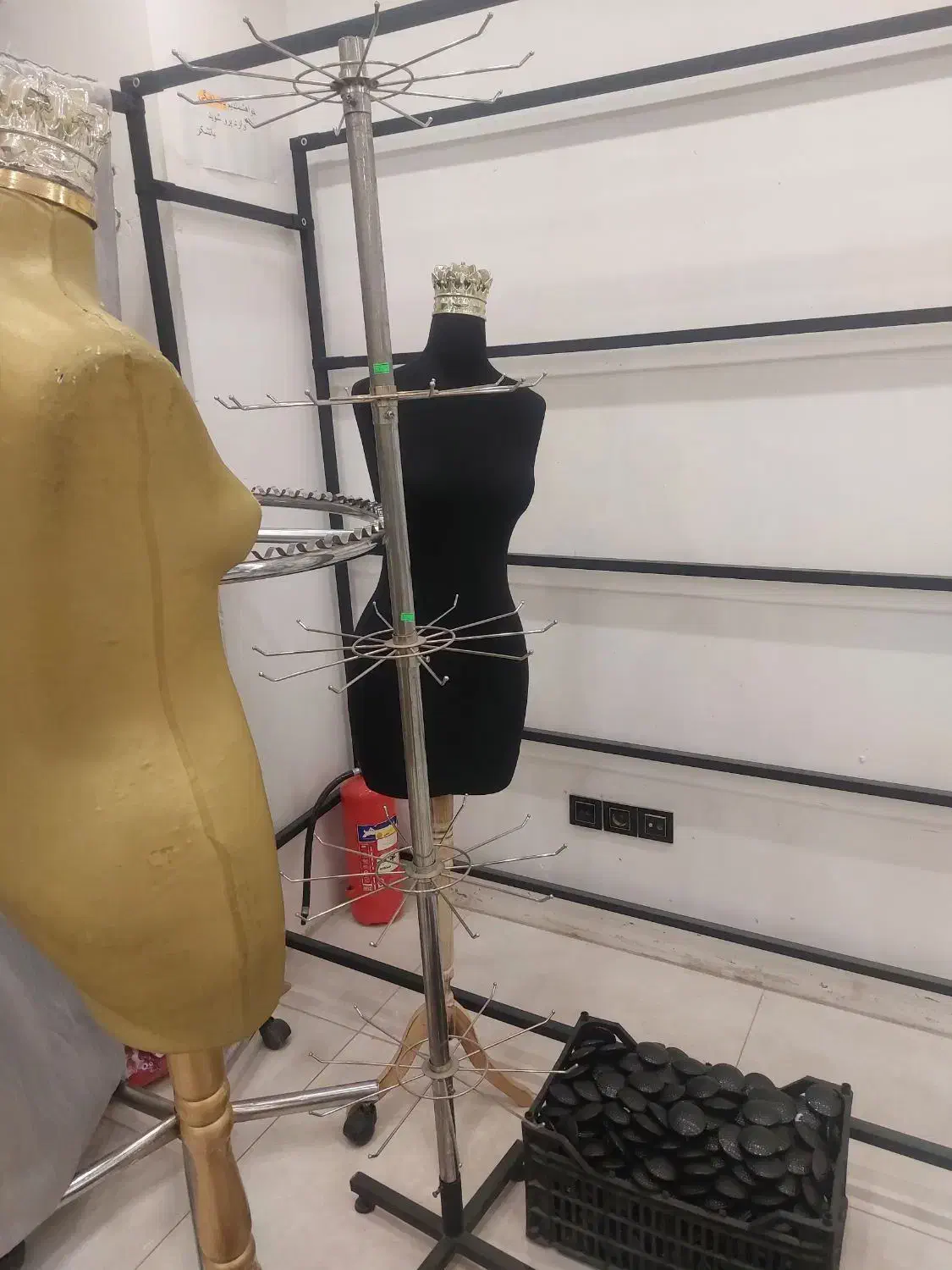 رگال و گیت و مانکن|فروشگاه و مغازه|اصفهان, فجر|دیوار