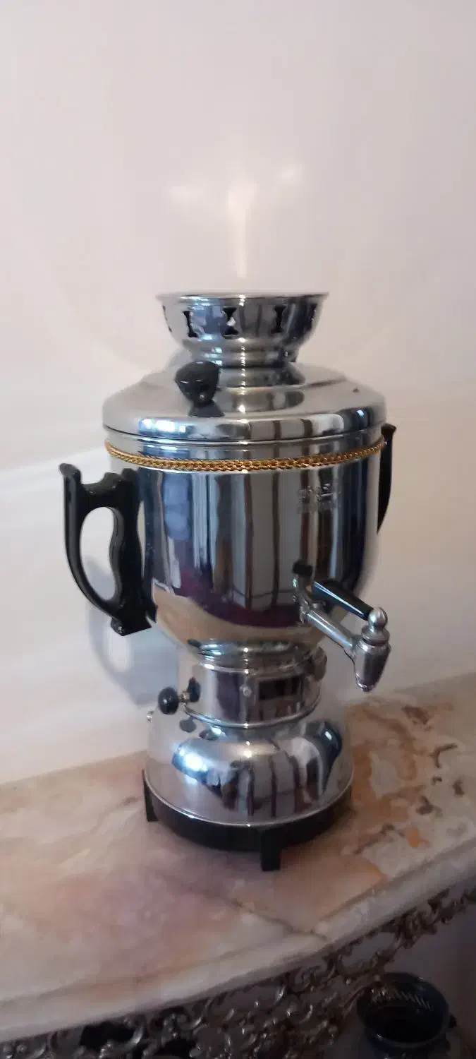 سماور نو و آکبند مال ۲۴ سال پیش|قوری، کتری، قهوه‌ساز دستی|تبریز, |دیوار