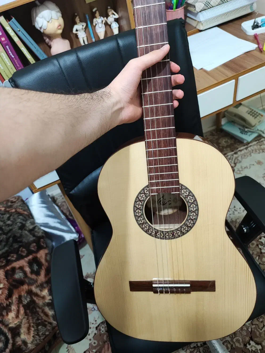 گیتار کلاسیک نیمازی|گیتار، بیس، امپلیفایر|ارومیه, |دیوار