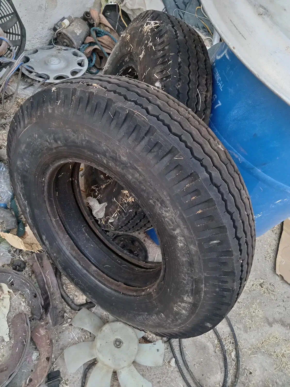 لاستیک نیسان جلو|قطعات یدکی و لوازم جانبی|بندر امام خمینی, |دیوار