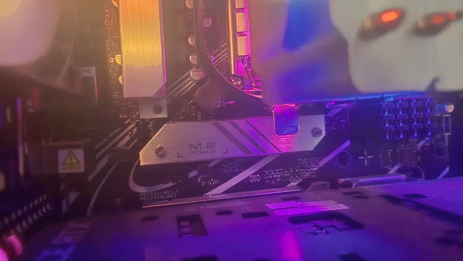 کیس و مانیتور الجی 100هرتز  3060gpu cpu 14400|رایانه رومیزی|تهران, سبلان (لشگر)|دیوار