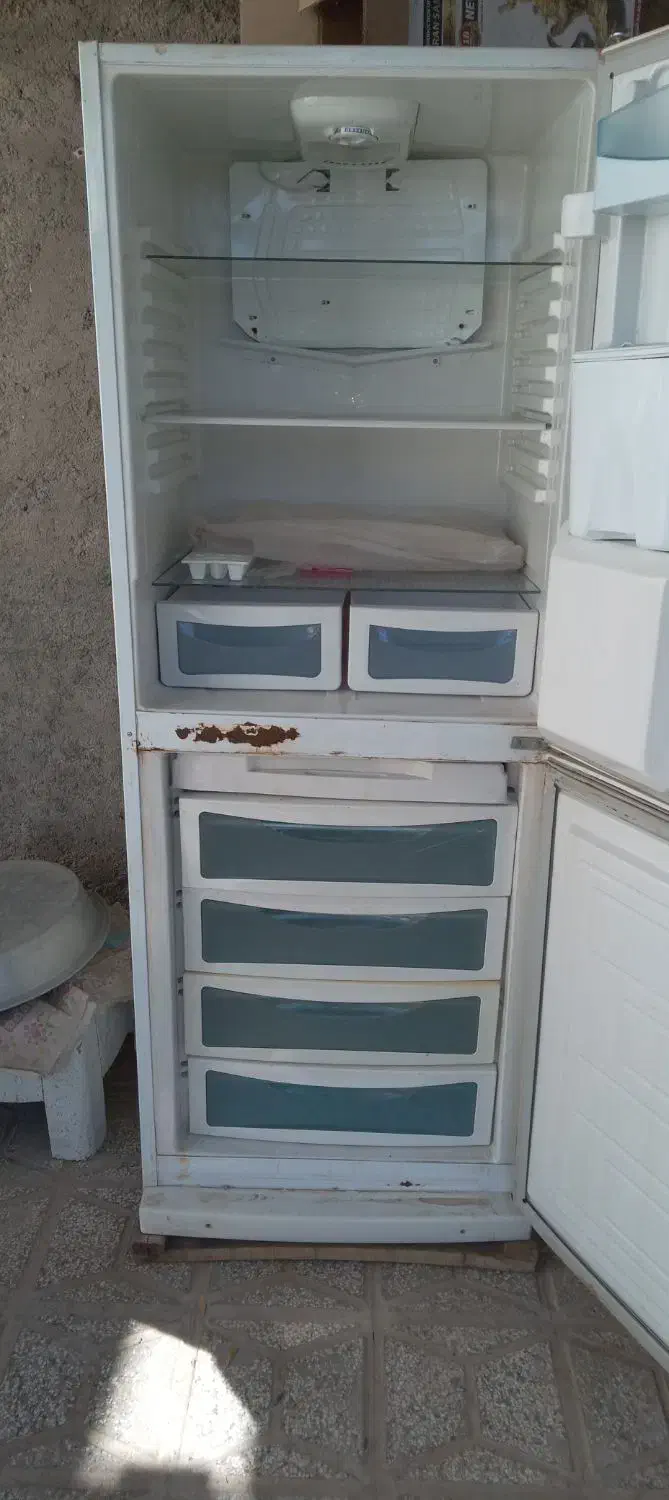 یخچال|یخچال و فریزر|قائن, |دیوار