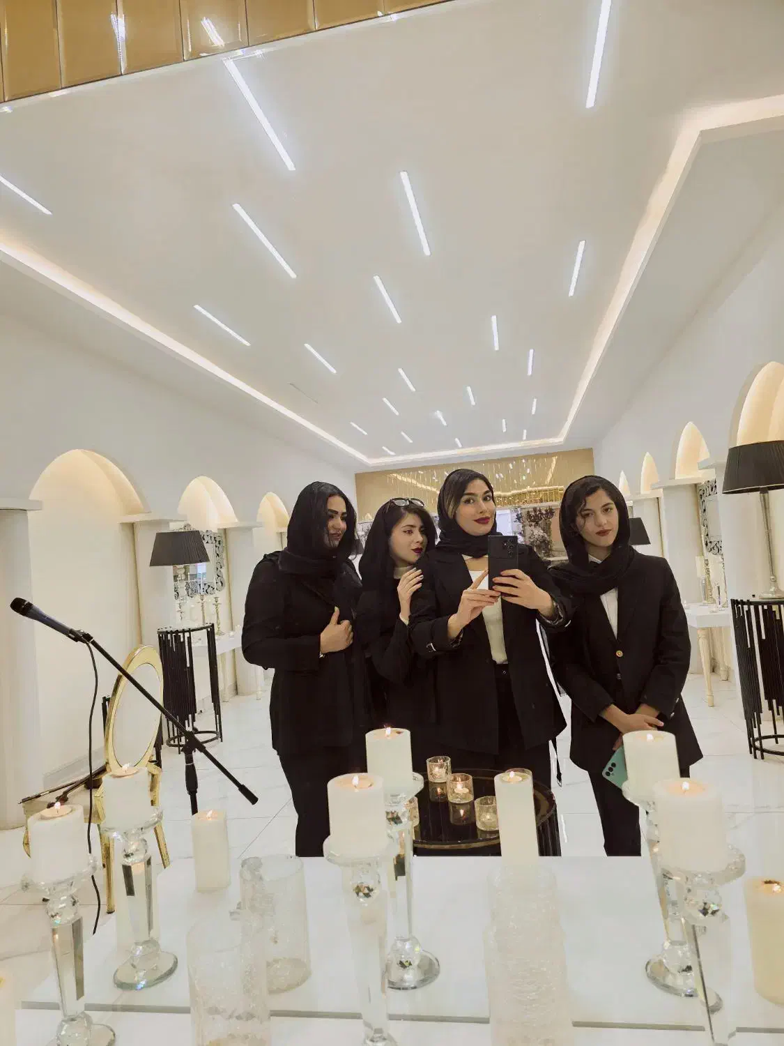 گروه سوپرایز شادی|خدمات پذیرایی، مراسم|اصفهان, مسجد مصلی|دیوار