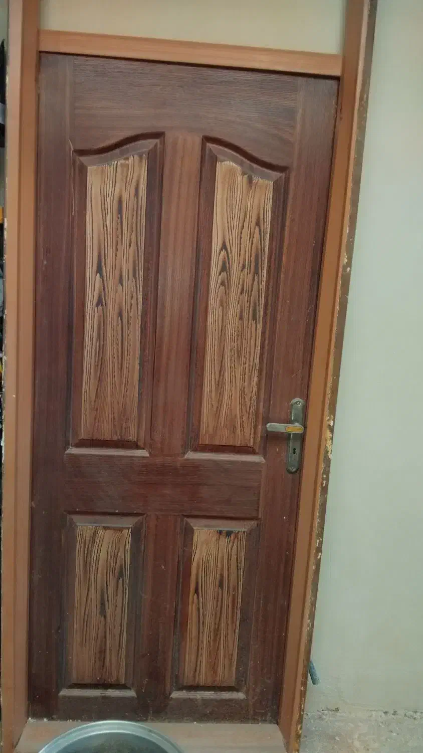 فروش یک عدد درب اتاق ودرب آهنی  ویترین مغازه|مصالح و تجهیزات ساختمان|قیدار, |دیوار