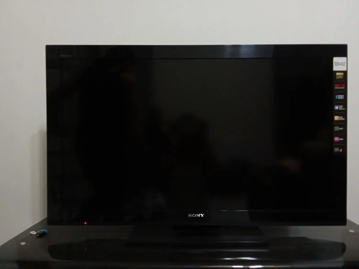 تلویزیون ۴۲ اینچ سونی با میز تلویزیون|تلویزیون و پروژکتور|بندر انزلی, کارآموزی|دیوار