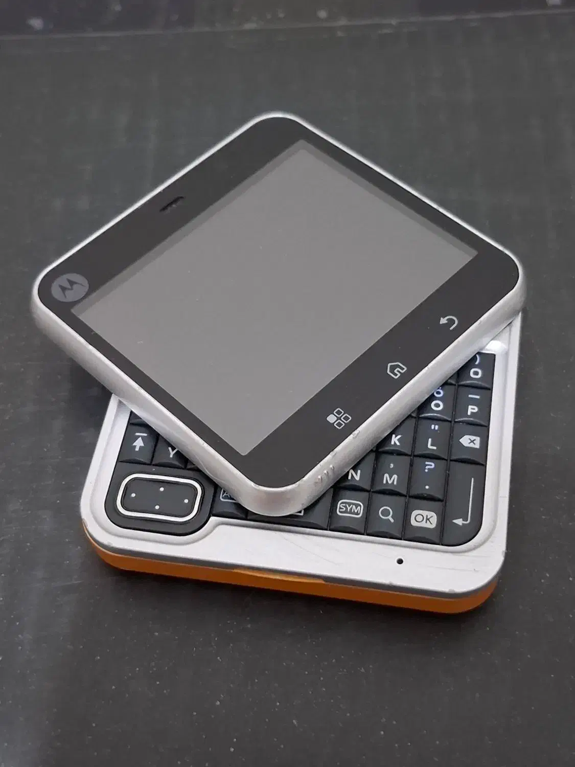 گوشی موتورولا کلکسیونی flip oute|موبایل|تهران, استاد معین|دیوار