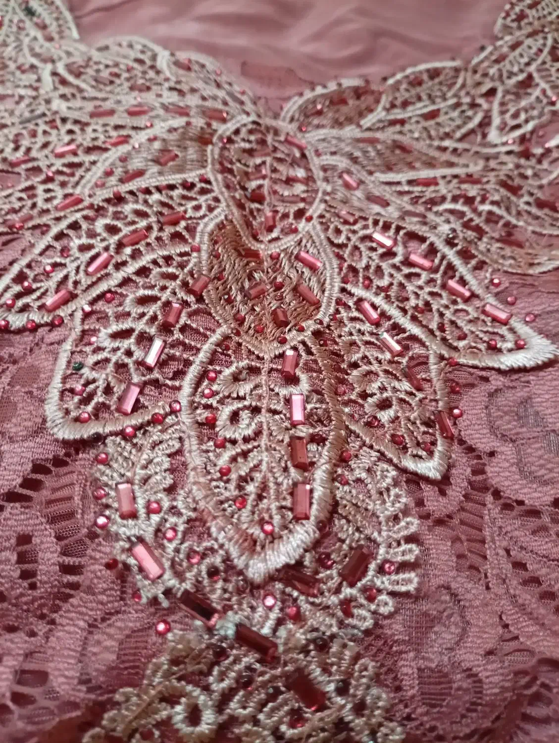 لباس زنانه و بچگانه|لباس|کاشان, کارگر|دیوار