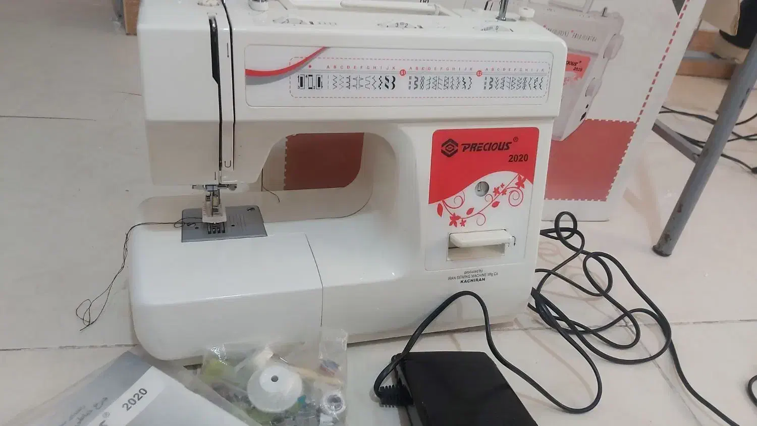 چرخ خیاطی وسردوزبیسیارتمیز|چرخ خیاطی و ریسندگی|پرند, فاز ۵|دیوار