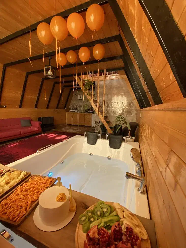 کلبه دیار در دل جنگل لفور|اجارهٔ کوتاه‌مدت ویلا و باغ|مرزیکلا, |دیوار