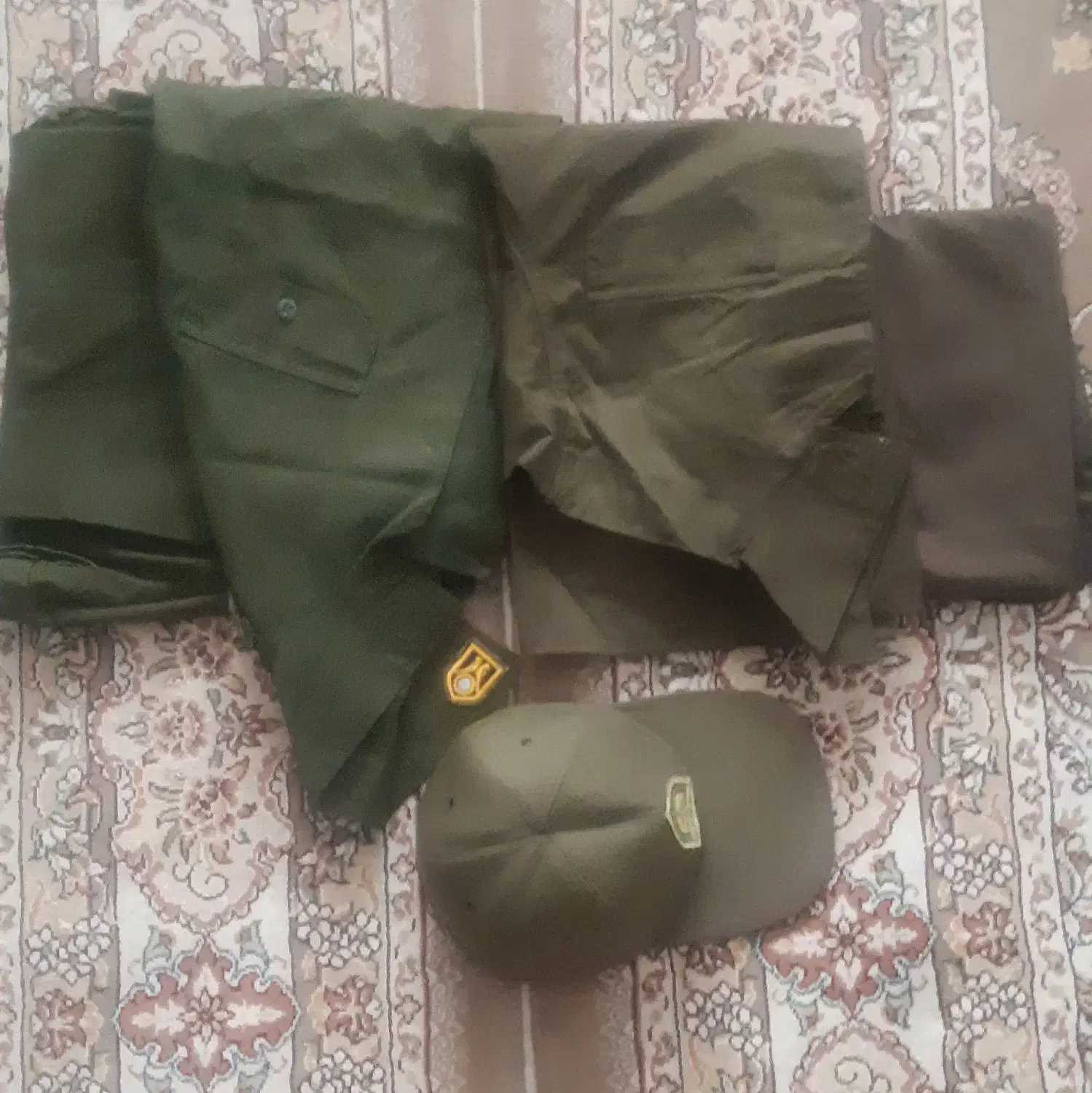 سه دست لباس سربازی نیروی انتظامی سایز۴۸و۵۰ با کوله|لباس|کرج, باغستان|دیوار