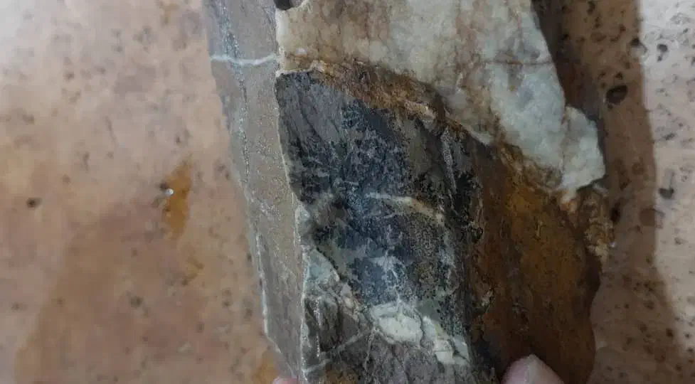 سنگ شجر|کلکسیون اشیاء عتیقه|خوی, |دیوار