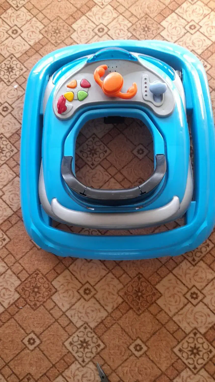 فروش تعدادی وسیله نوزاد سالم وتمیز|کالسکه و لوازم جانبی|نجف‌آباد, طالقانی|دیوار