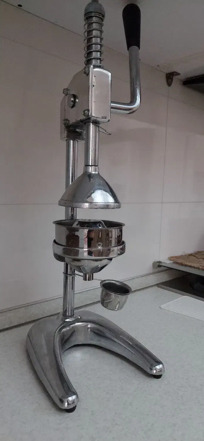 آب انار گیر|آبمیوه‌گیر و آب‌مرکبات‌گیر|قم, دانشگاه قم|دیوار