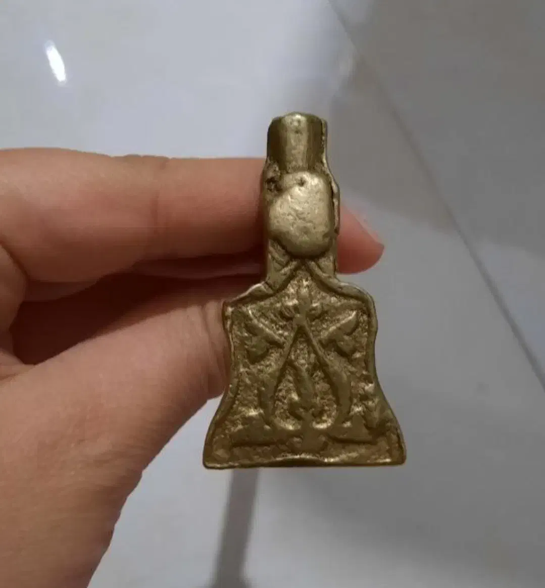 قند شکن قدیمی وبا ارزش|کلکسیون اشیاء عتیقه|طبس, |دیوار