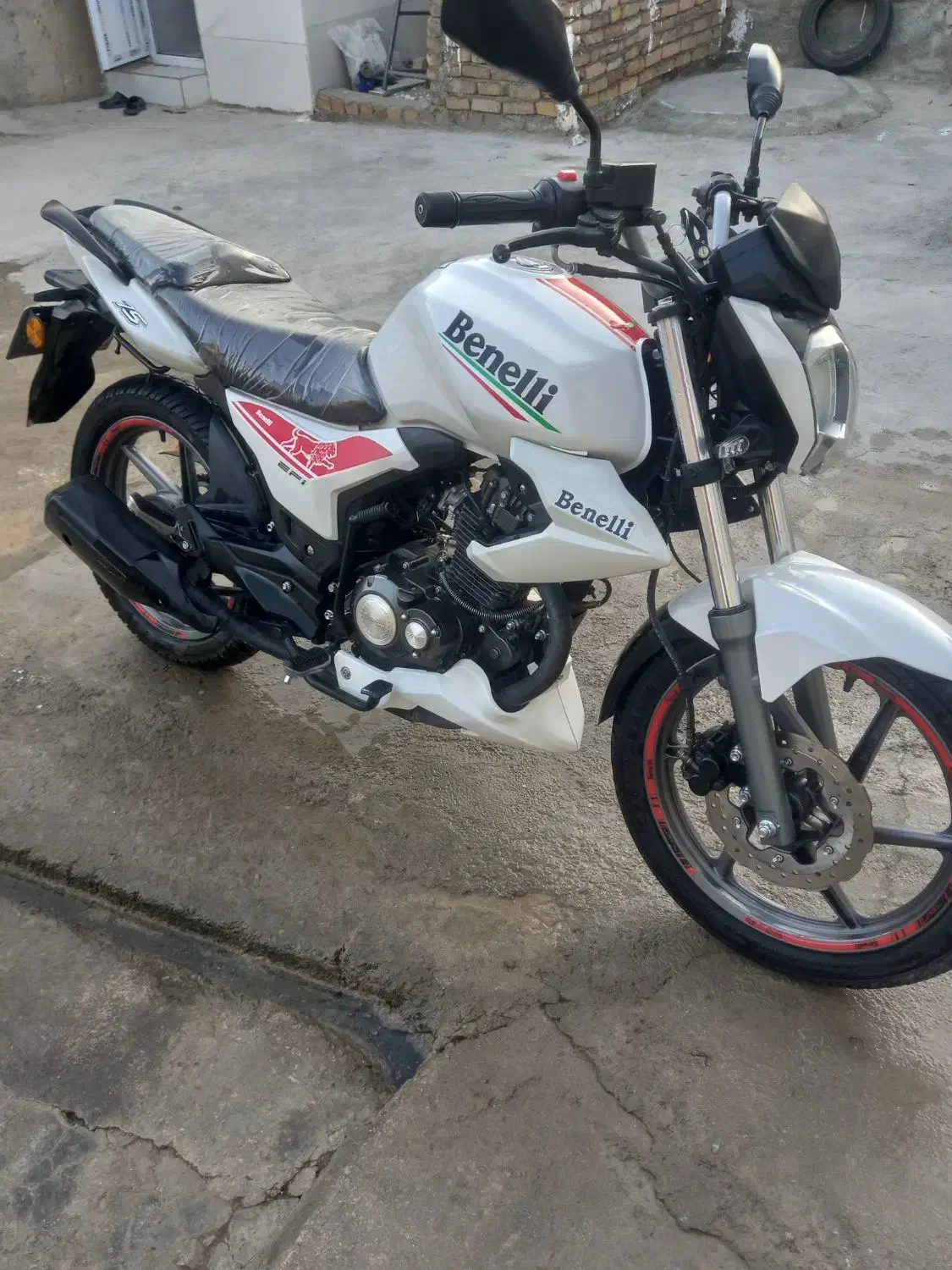 موتور  بنلی ۱۵۰|موتورسیکلت|بروجرد, |دیوار