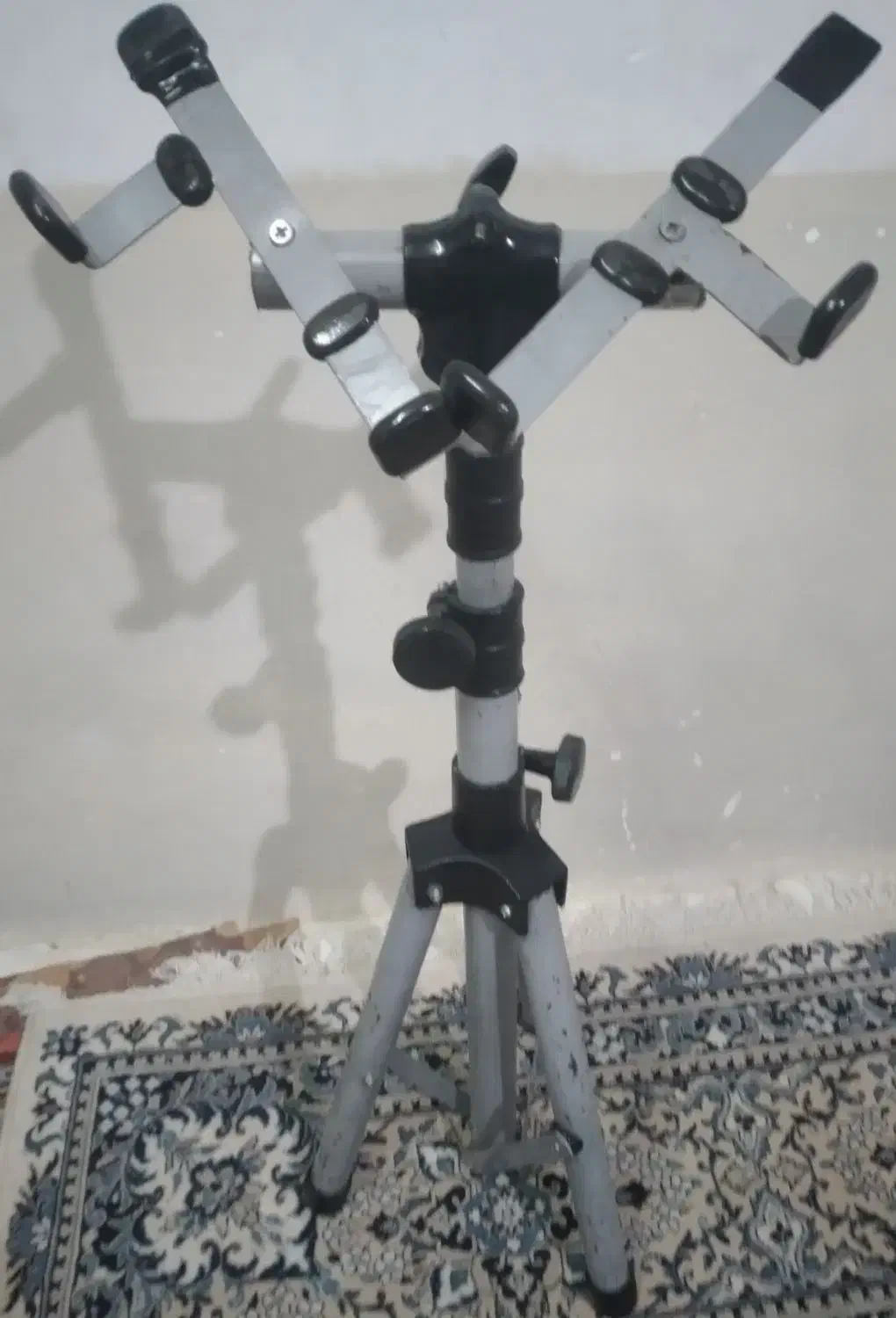 پایه پرکاشن|درام و پرکاشن|شیراز, هفت تنان|دیوار