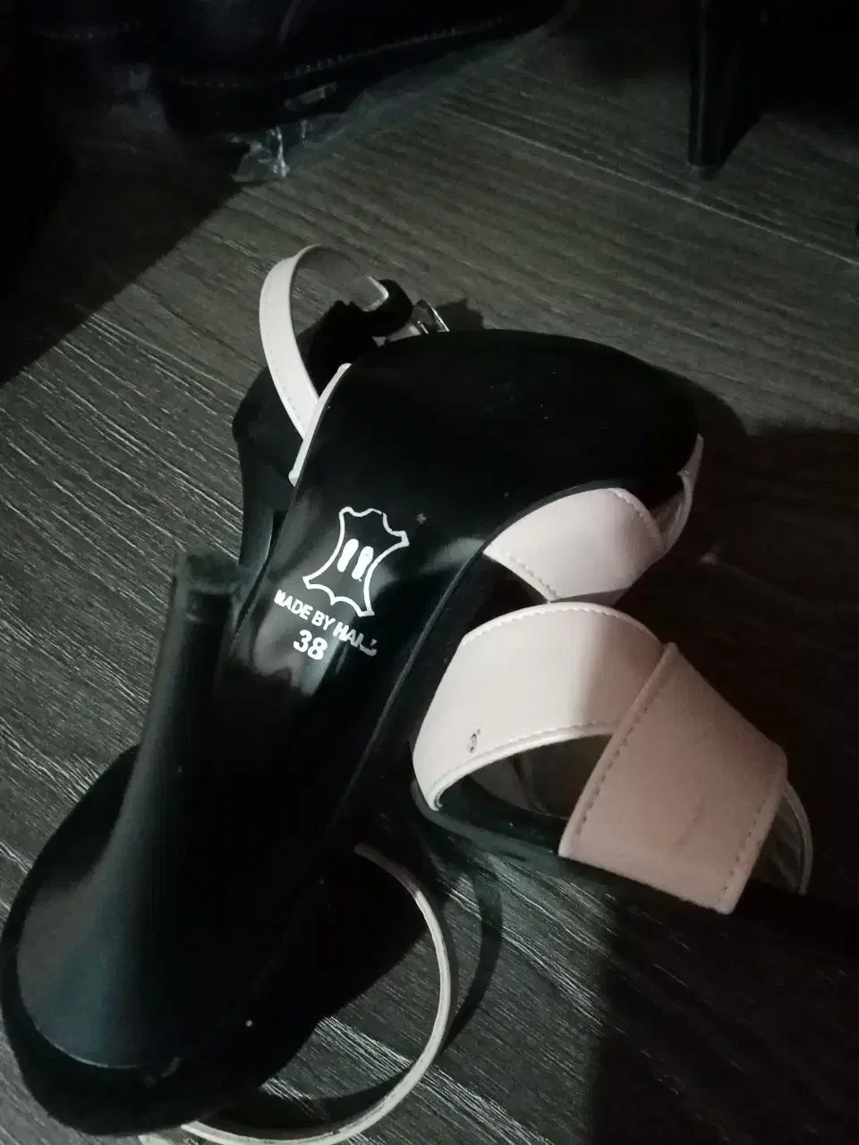 مجلسی زنانه|کیف، کفش، کمربند|پرند, فاز ۱|دیوار