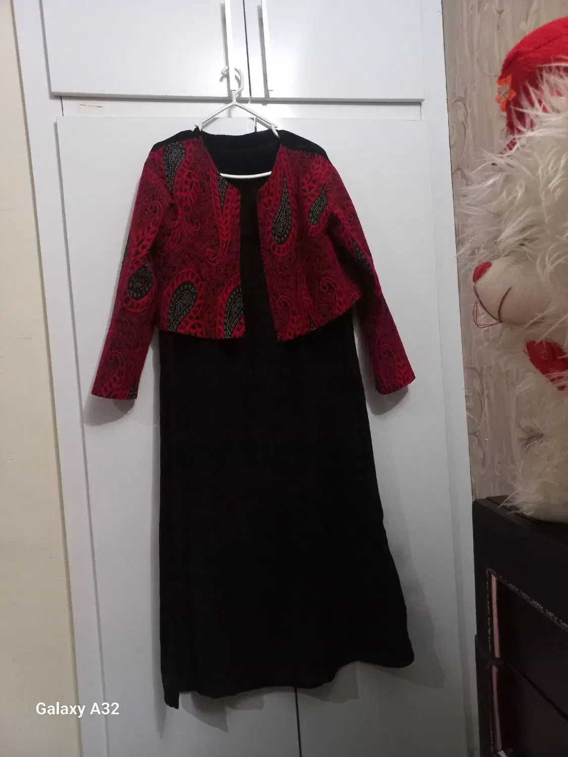 کت وسارافان یلدایی|لباس|گلبهار, شهر جدید گلبهار|دیوار