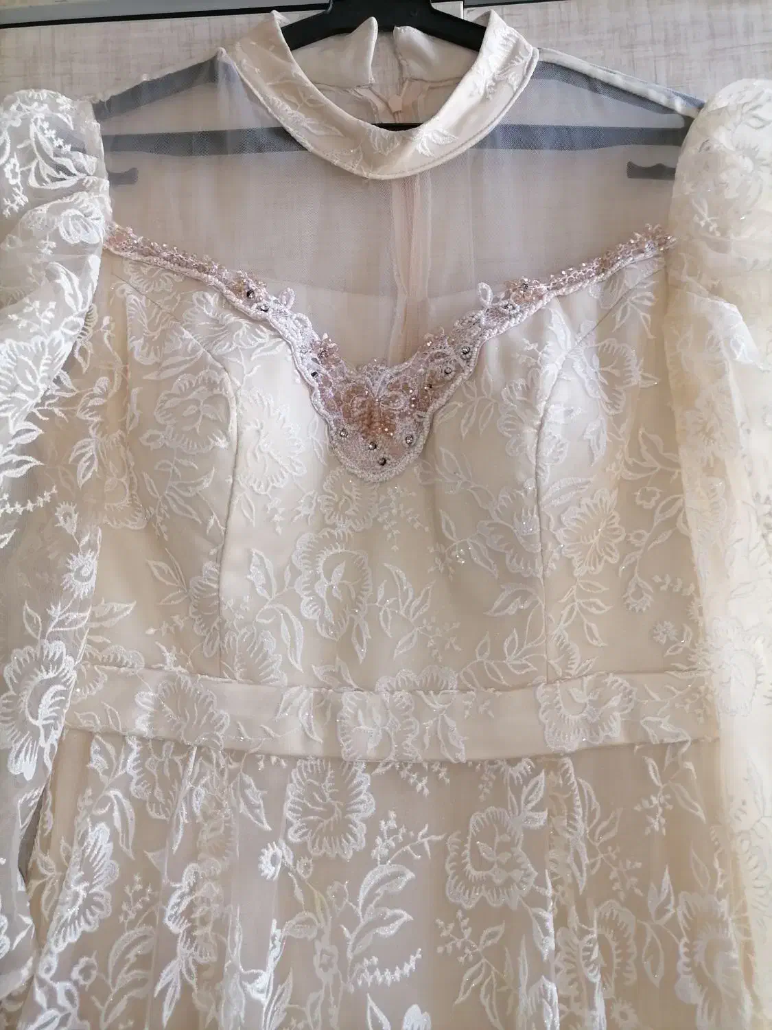 لباس مجلسی زنانه|لباس|قم, قلعه کامکار|دیوار