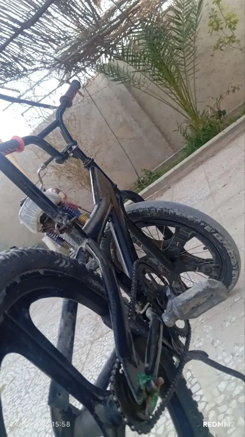 دوچرخه 20|دوچرخه، اسکیت، اسکوتر|نیمروز, |دیوار