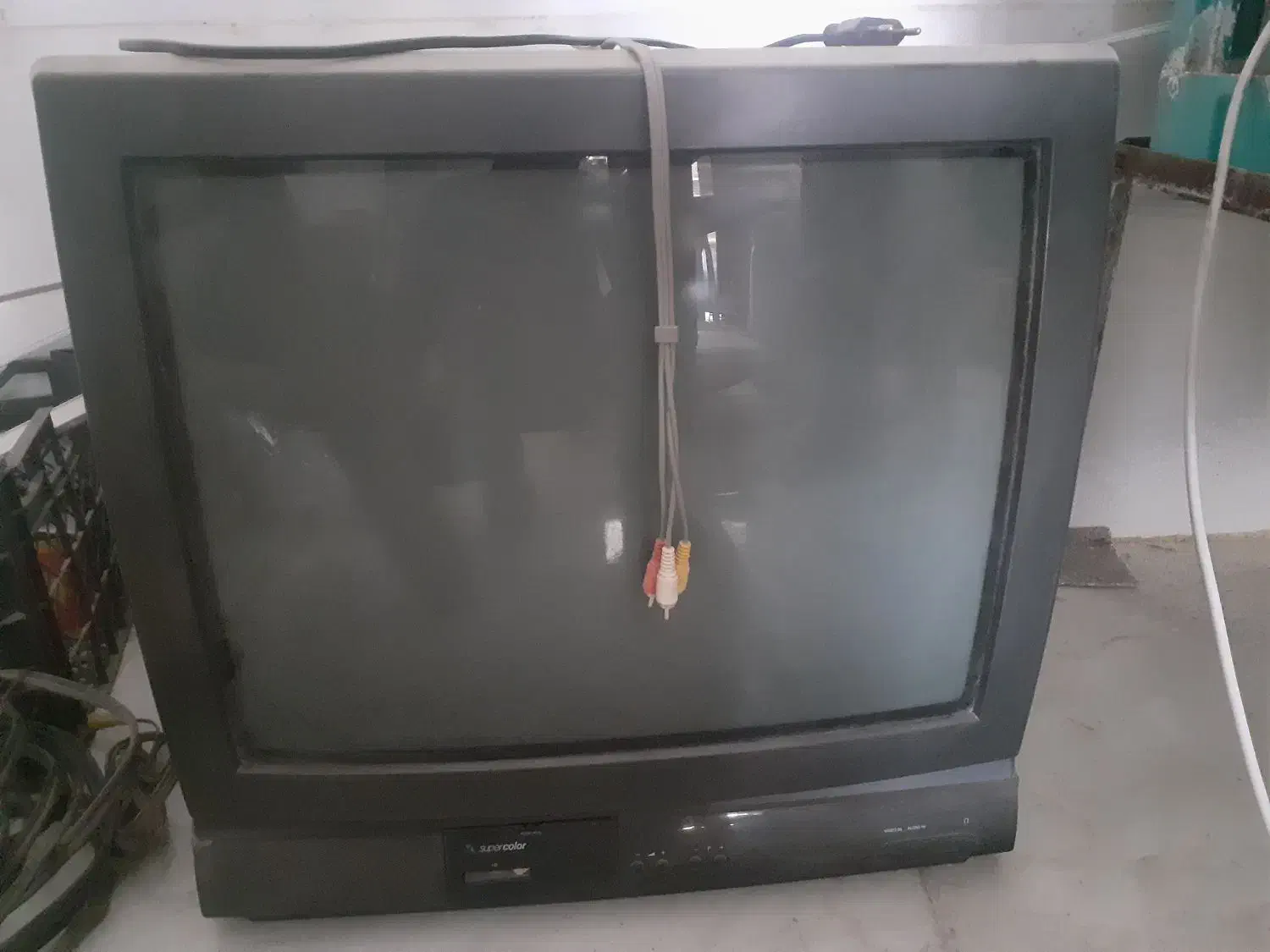 یک عدد تلویزیون ۲۱ اینچ به فروش میرسد|تلویزیون و پروژکتور|بیرجند, |دیوار