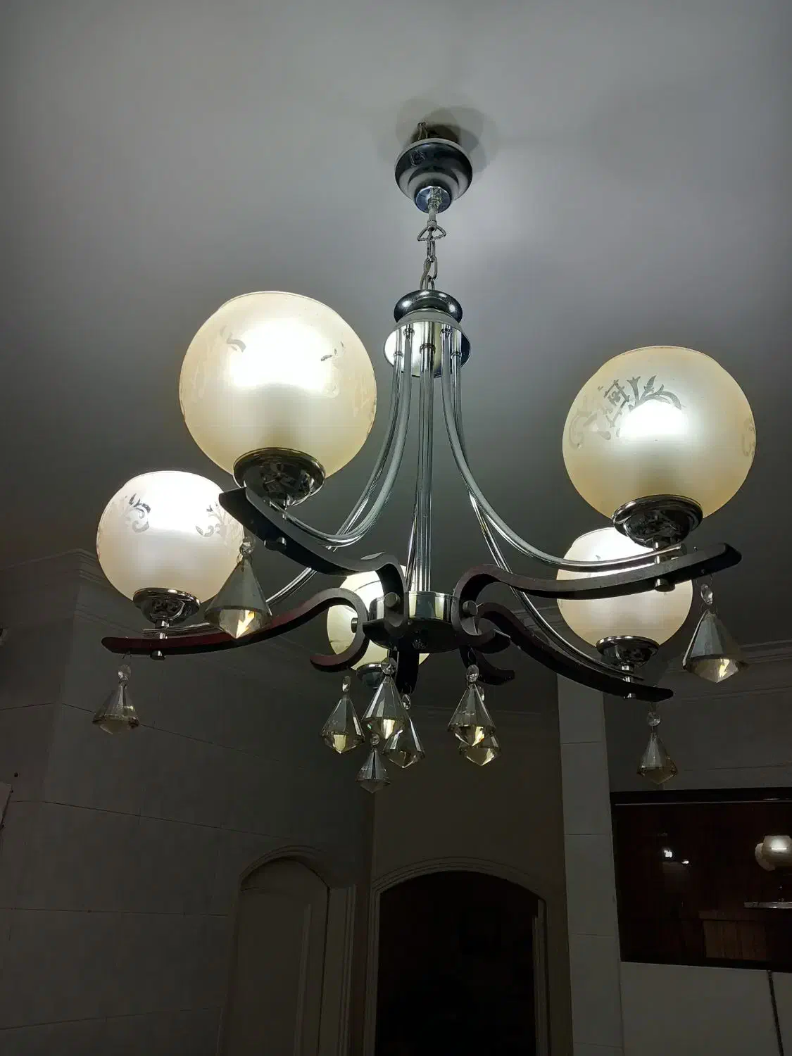 لوستر ۵ شاخه|لوستر و چراغ آویز|قم, زنبیل آباد|دیوار