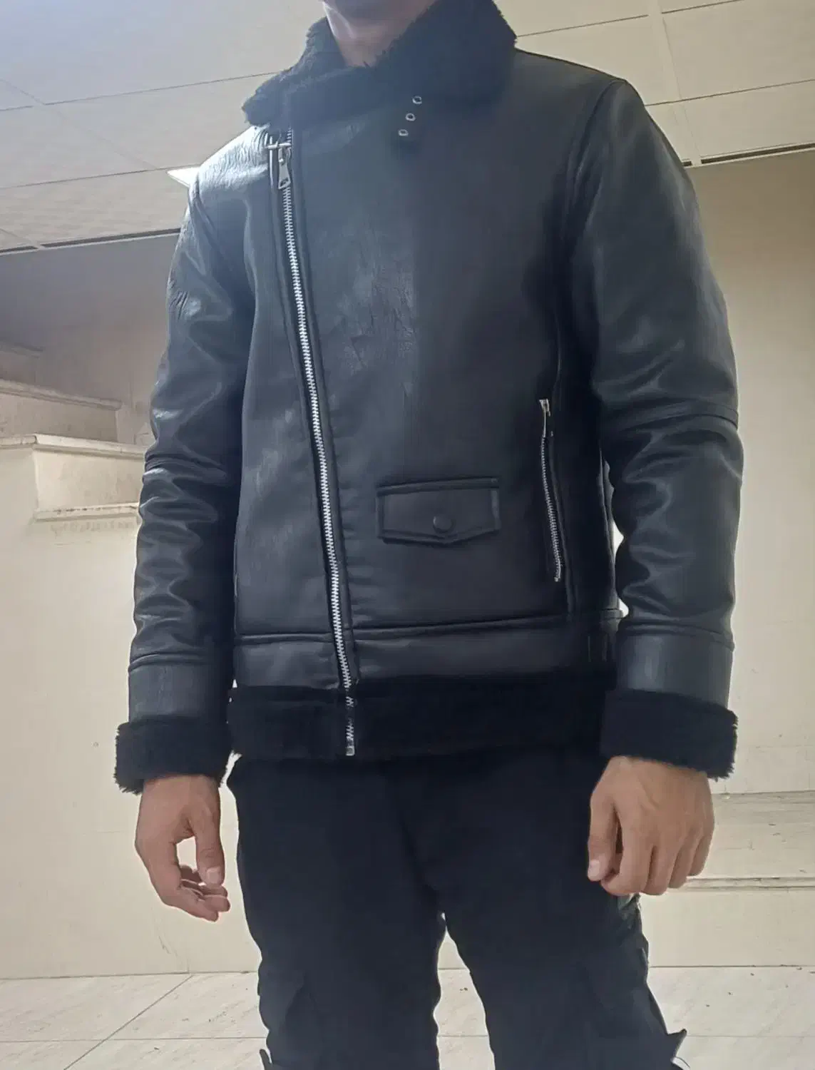 کاپشن|لباس|شبستر, |دیوار