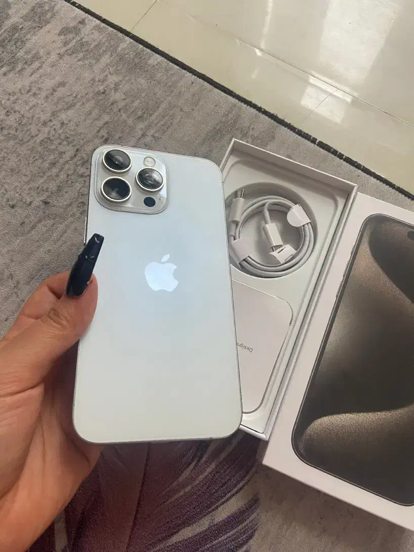 ایفون 15 پرومکس طرح اصلی از شرکت و مارک معتبر|موبایل|ری, دولتآباد|دیوار