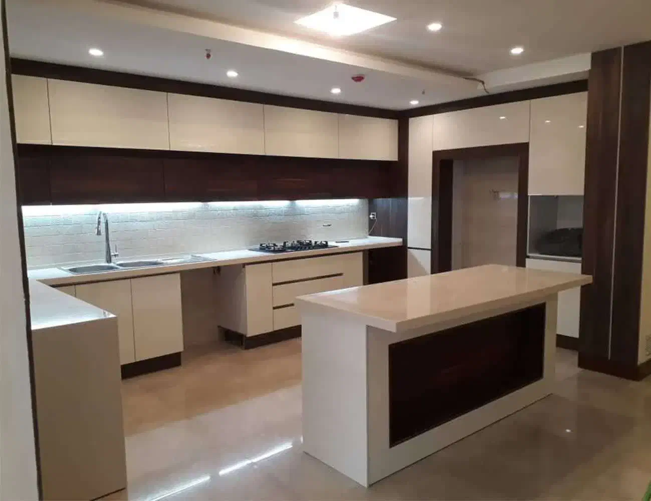 کابینت هایگلاس/شیک و مدرن/ورق براق/کدSS039|مصالح و تجهیزات ساختمان|آمل, |دیوار