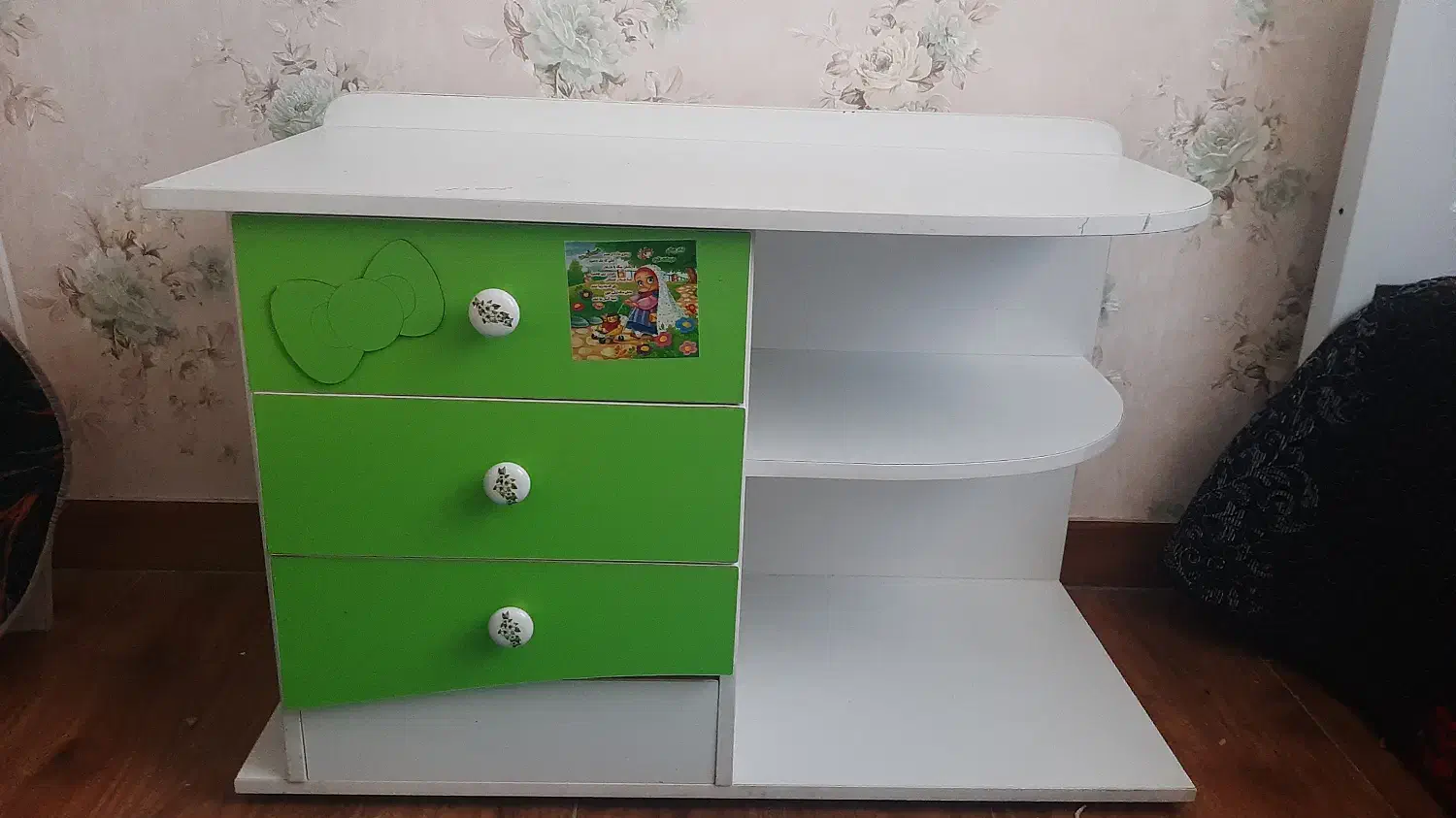 میز کودک|میز تحریر و کامپیوتر|بیرجند, |دیوار