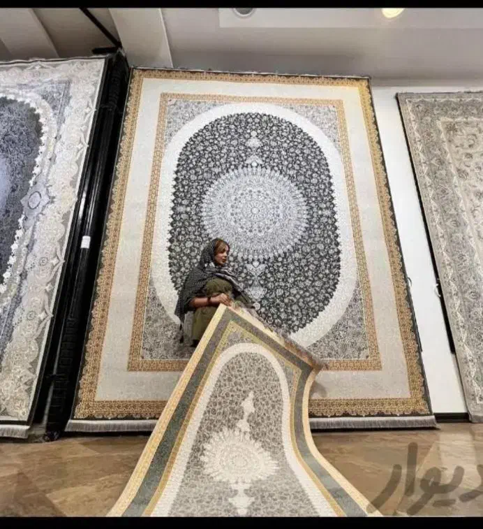 فرش دودی ارغوان۱۲۰۰شانه همراه باگردتراکم۳۶۰۰|فرش|شیراز, قلات|دیوار