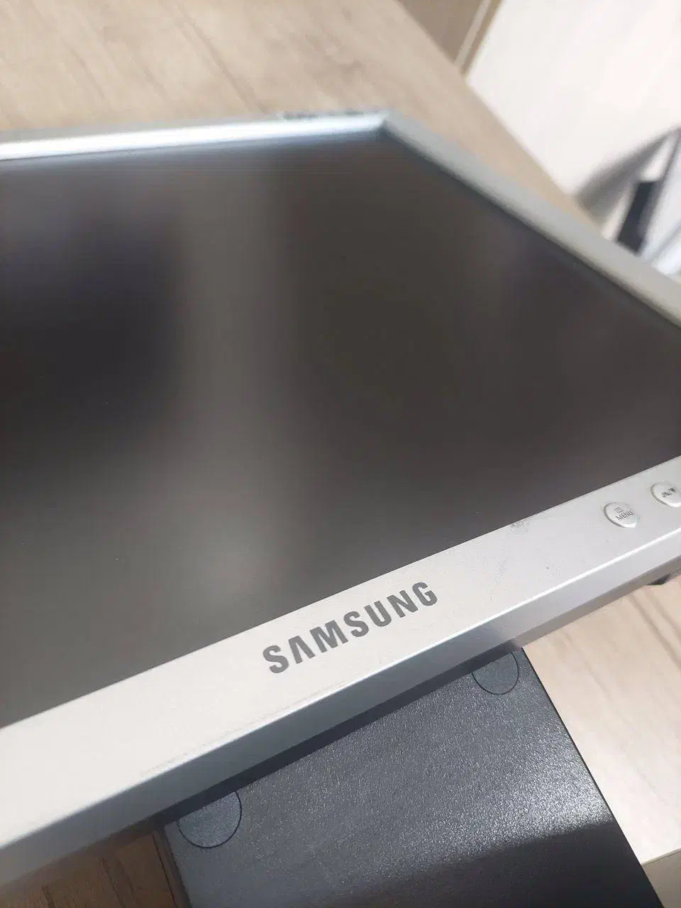 مانیتور تمیز درحد آکبند ۱۵ اینج|قطعات و لوازم جانبی رایانه|تبریز, |دیوار