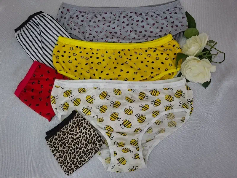 شورت زنانه|لباس|رشت, لاکانی|دیوار