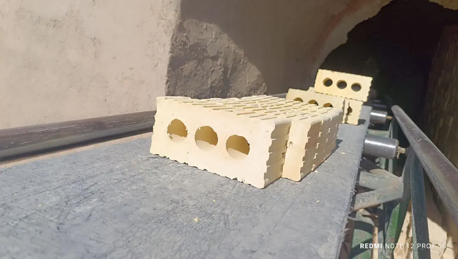 فروش آجر سه گل درجه یک تضمینی|مصالح و تجهیزات ساختمان|خرامه, |دیوار