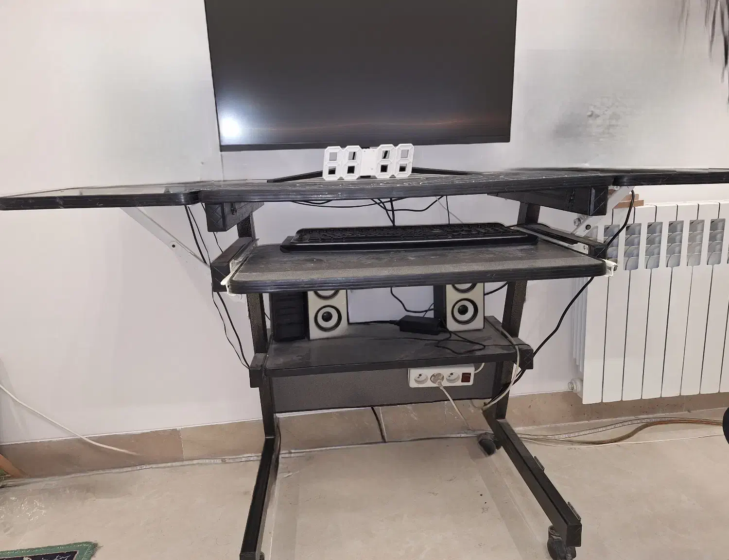 میز کامپیوتر اسکلت فلزی محکم|میز تحریر و کامپیوتر|یزد, |دیوار