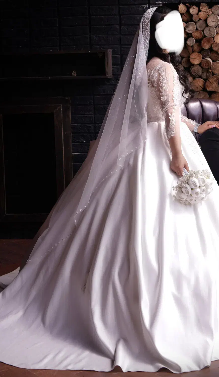 لباس عروس|لباس|ورامین, ورامین|دیوار