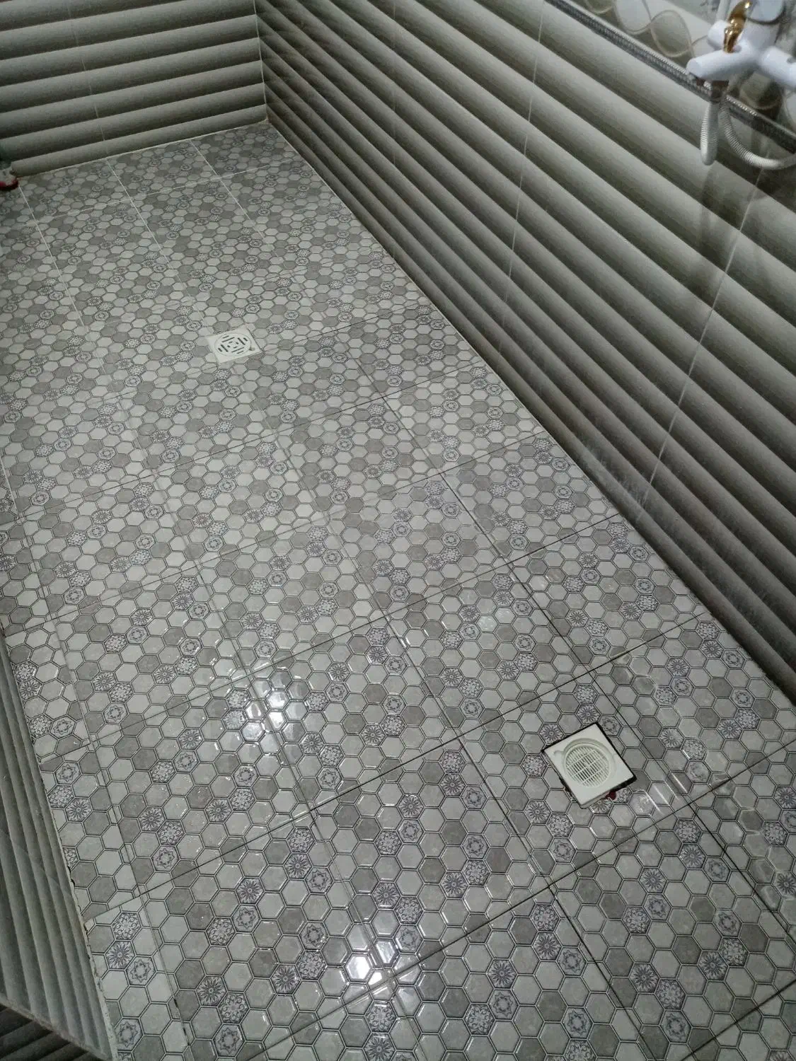 عایق نانو رفع نم سرویس بهداشتی و حمام|خدمات پیشه و مهارت|مریوان, |دیوار