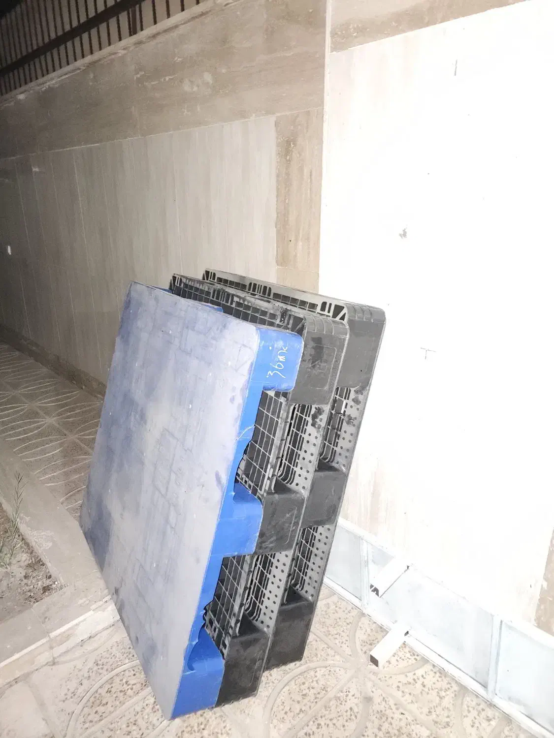 تعدادی لوازم مغازه|فروشگاه و مغازه|رباطکریم, رباطکریم|دیوار