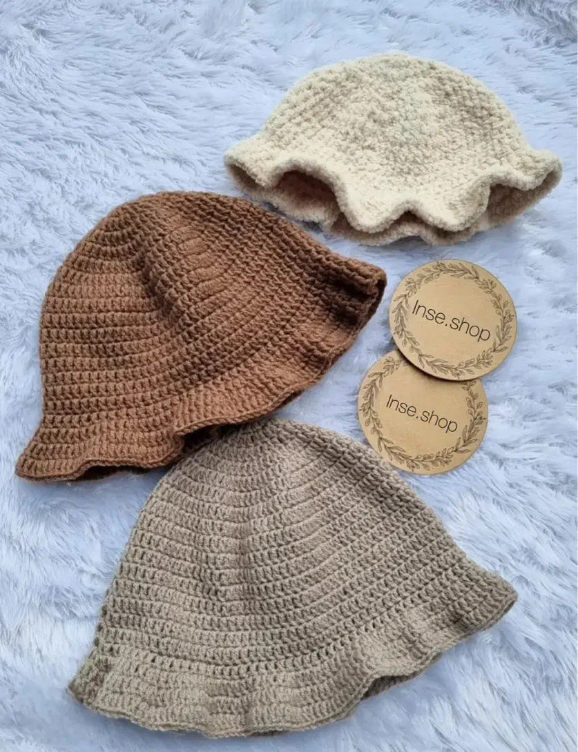 کلاه بافتنی|لباس|رشت, کوی غلام نیا|دیوار