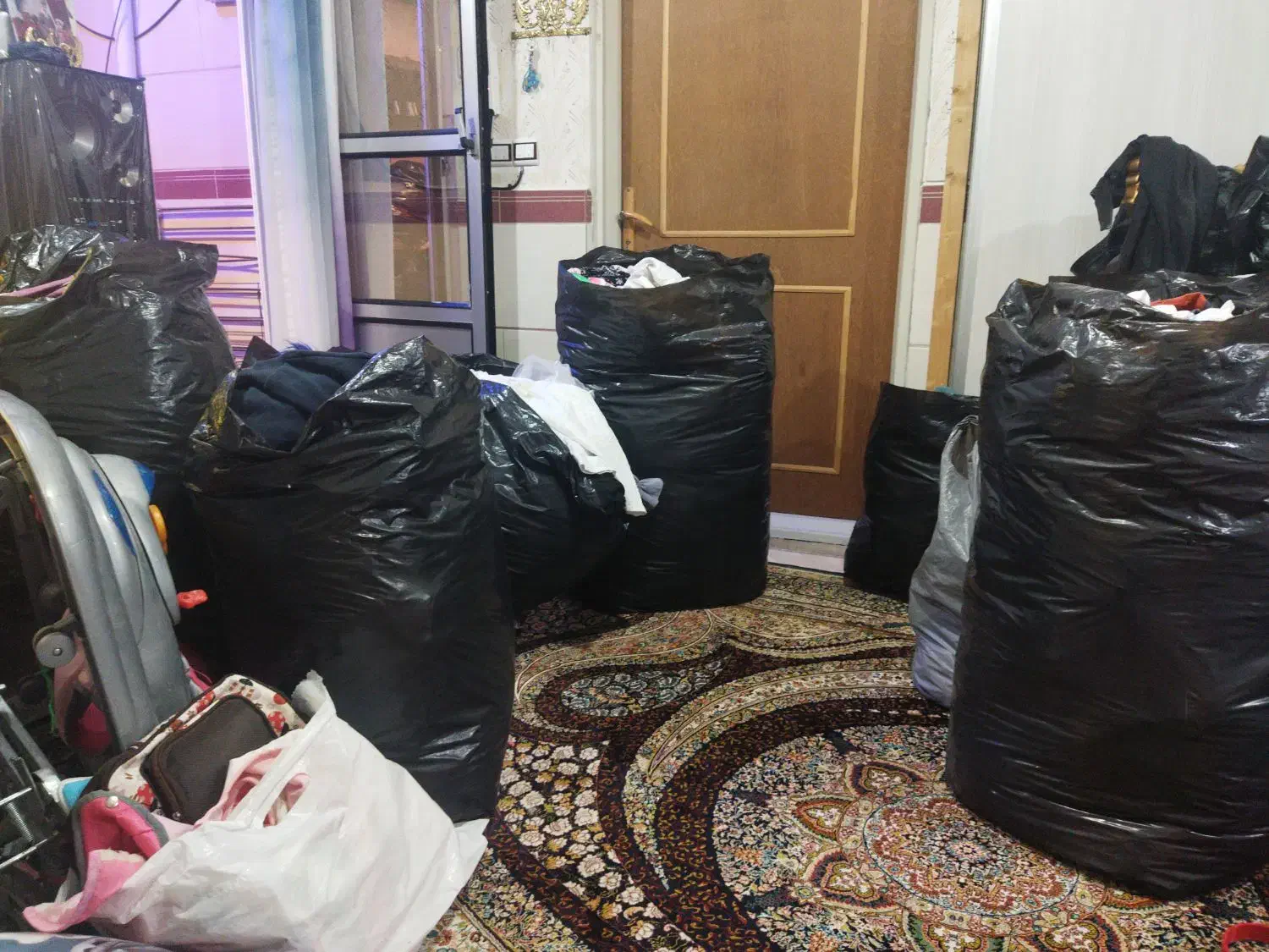 تیکه ای درحدنو لباس بیش از اندازه لباس دارم|لباس|اراک, |دیوار