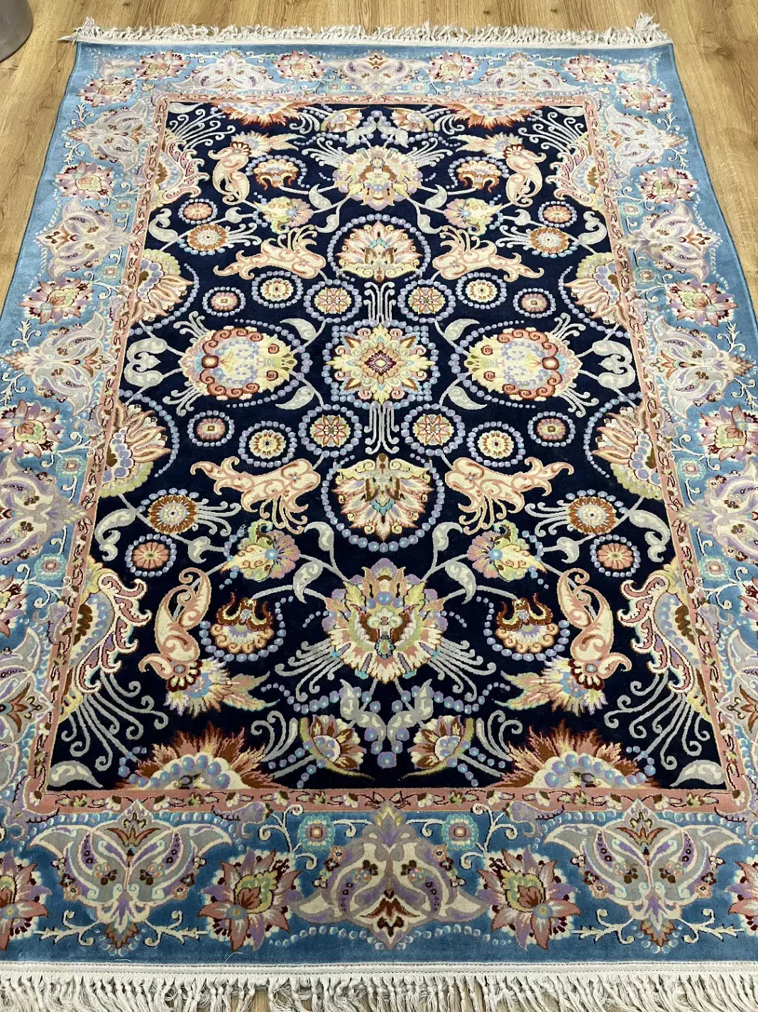 تعدادی فرش و قالیچه و پادری|فرش|رشت, معلم|دیوار