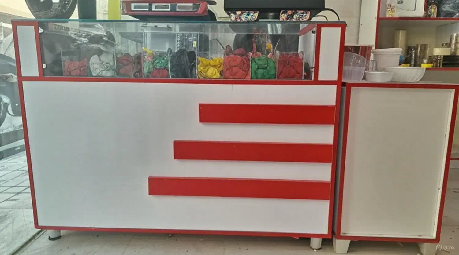 حراج وسایل تولد و لوازم یکبار مصرف همراه با قفسه|ظروف نگهدارنده، پلاستیکی، یک‌بارمصرف|تهران, حشمتیه|دیوار