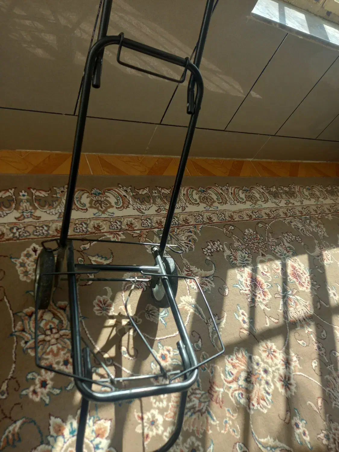 چرخ کوله بر|ابزارآلات|سیدان, |دیوار