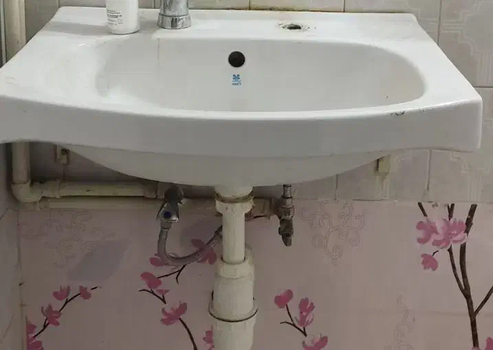 روشویی و آیینه باکس دار|لوازم سرویس بهداشتی|شیراز, ریاستی|دیوار